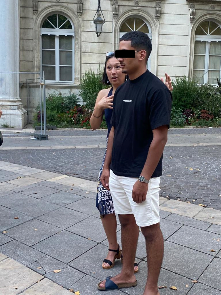 Hypnose de rue avec Olivia
